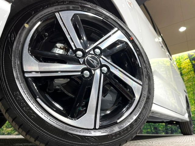 �y�O���[�h��p����15�C���`�A���~�z�C�[���z�f�U�C�����̍��������A���~�z�C�[���𑕒����Ă���܂��B�e��ЊO�A���~�z�C�[����A�X�^�b�h���X�^�C�����戵�����Ă���܂��B���񂲑��k����������