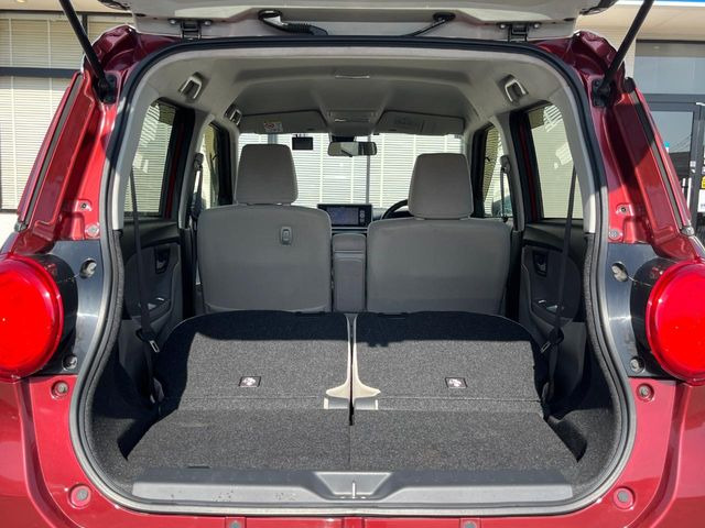 ���i�̂���������ʋ΁A���}���ɏ\���ȉ׎��X�y�[�X���m�ۂ��Ă���܂��B�Z�J���h�V�[�g��|���ƁA�傫�ȉו��̐ύڂ��\�ł���