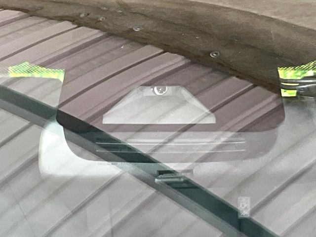 �y�g���^�Z�[�t�e�B�Z���X�z���s���ɑO���̎ԗ�����F�����A�Փ˂������Ȏ��͌x��ƃu���[�L�ŏՓˉ���Ɣ�Q�y�����A�V�X�g�B�����S�Ƀh���C�u�����y���݂��������܂��B