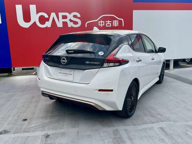 リーフX Vセレクション 90周年記念車