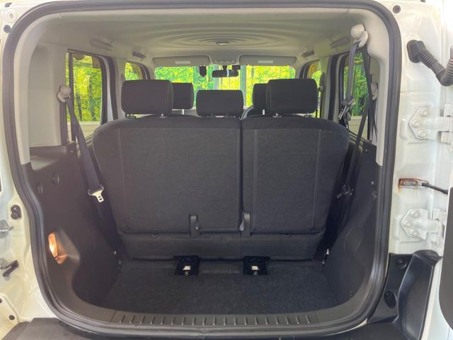 ���i�̂���������ʋ΁A���}���ɏ\���ȉ׎��X�y�[�X���m�ۂ��Ă���܂��B�Z�J���h�V�[�g��|���ƁA�傫�ȉו��̐ύڂ��\�ł���