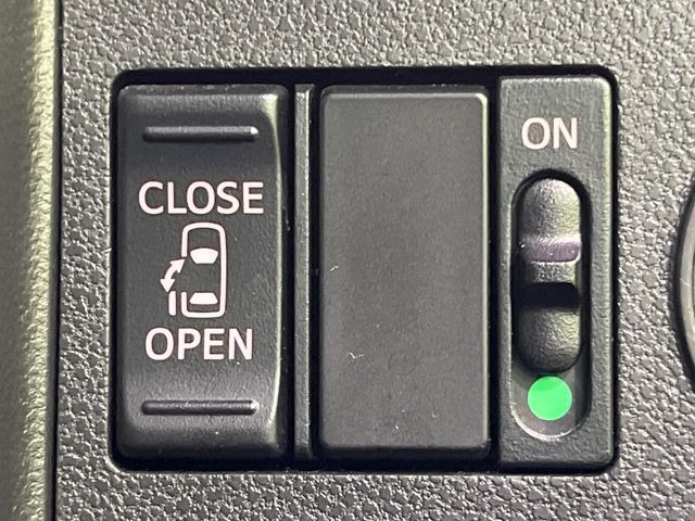 【パワースライドドア】スマートキーや運転席のスイッチでスライドドアの開閉が可能♪電動だから力を入れてドアを開ける必要が無く、小さいお子様でも、重い荷物を持っている時もラクに開け閉めできます♪