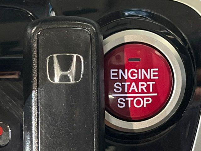 �yHonda�X�}�[�g�L�[�z�J�o����|�P�b�g�ɓ��ꂽ�܂܂ł��h�A�̎{���E�������\�ȃX�}�[�g�L�[�𑕔��B�G���W���̃I���E�I�t�����J�M�����o���K�v����������Ƃ��Ă��֗��ł���