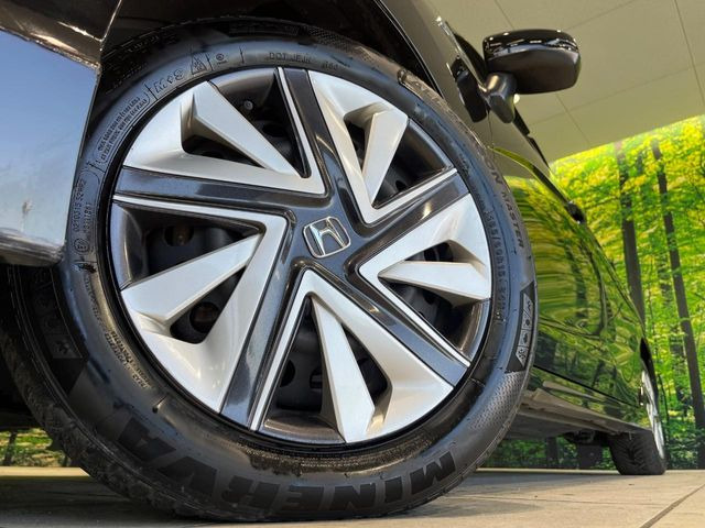 �y����15�C���`�A���~�z�C�[���z�O�ςɃ}�b�`���������A���~�z�C�[���𑕒����Ă���܂��B�e��ЊO�A���~�z�C�[����A�X�^�b�h���X�^�C�����戵�����Ă���܂��B���񂲑��k����������