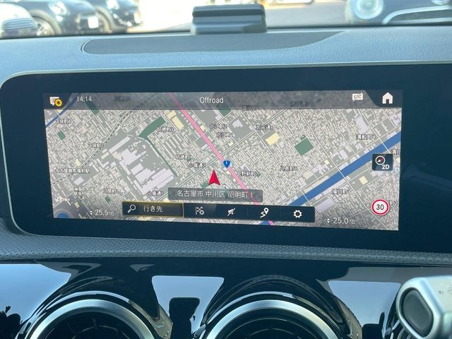 �������i�r:��̊��̂���i�r�́A����������ԓ������o���Ă���܂��B�I�[�f�B�I�@�\���[�����Ă���܂��̂ŁA�^�]�����y���߂܂���