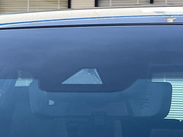 �y�g���^�Z�[�t�e�B�Z���X�z���s���ɑO���̎ԗ�����F�����A�Փ˂������Ȏ��͌x��ƃu���[�L�ŏՓˉ���Ɣ�Q�y�����A�V�X�g�B�����S�Ƀh���C�u�����y���݂��������܂��B