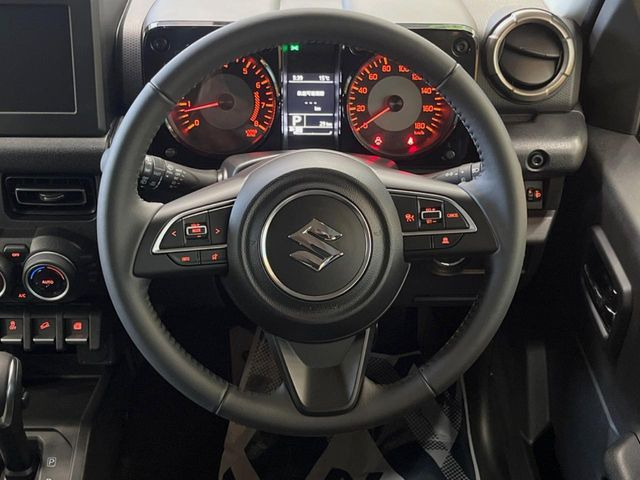 �y�����v�����X�e�A�����O�z�㎿�Ȋv���g�p���邱�ƂŁA��ɂ����������݂ƂĂ��^�]���₷���n���h���ł���