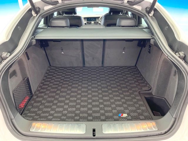 ●トランクルーム:趣味が広がる収容スペース!これだけの広さがあればお買い物やレジャーなどにも最適です!使用感も少なくきれいな状態を維持しております。