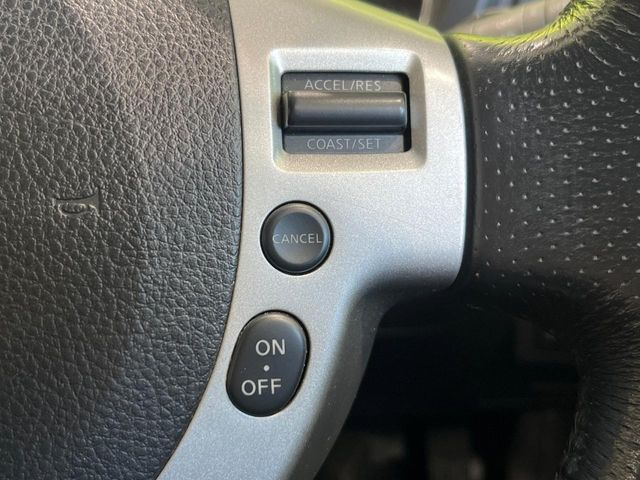 �y�N���[�Y�R���g���[���z�������H�����N���N���s�B�A�N�Z���𗣂��Ă���葬�x�ő��s���ł��A�������^�]���̕��S���y��!�����E�������ȒP�ȃX�C�b�`����Œ����ł��܂��B