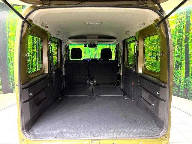 ���i�̂���������ʋ΁A���}���ɏ\���ȉ׎��X�y�[�X���m�ۂ��Ă���܂��B�Z�J���h�V�[�g��|���ƁA�傫�ȉו��̐ύڂ��\�ł���