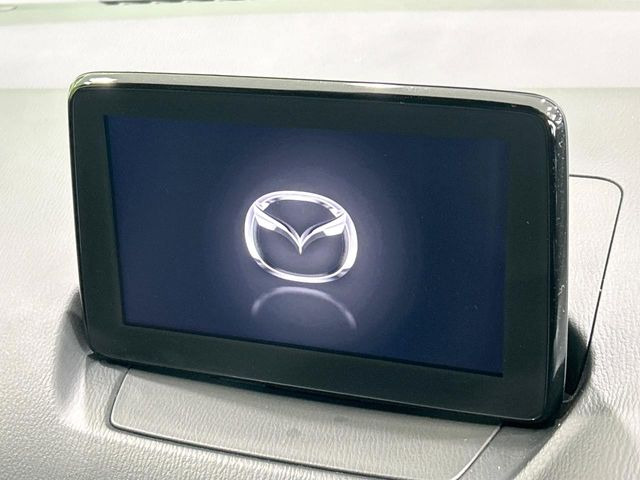 �y�}�c�_�R�l�N�g�i�r�z�ԓ��̕��͋C�Ƀ}�b�`������̌^�^�C�v�̃i�r�B�e����q�ݒ��Bluetooth�Đ����A�l�X�ȋ@�\���y���߂܂��B�����I�ȃ_�C�������삪�\�ŁA�g��������ǍD�ł��B