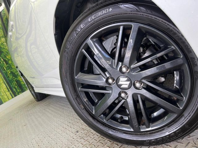 �y����15�C���`�A���~�z�C�[���z�O�ςɃ}�b�`���������A���~�z�C�[���𑕒����Ă���܂��B�e��ЊO�A���~�z�C�[����A�X�^�b�h���X�^�C�����戵�����Ă���܂��B���񂲑��k����������