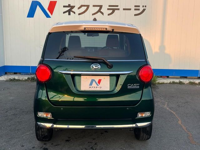 安心の最長10年・走行無制限保証(有償)をご用意。保証内容も充実はもちろん、無料点検&オイル交換や、年中無休の全国・24時間ロードサービスも付帯されておりますのでご安心下さい。