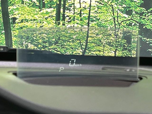 �y�w�b�h�A�b�v�f�B�X�v���C�z���݂̑��x�⑖�s�����f�W�^���\���ŉ^�]�ȑO���̃K���X�ɓ��e!�^�]���A�ڐ������炳���K�v�ȏ����m�F�ł���̂łƂ��Ă��֗��ň��S!