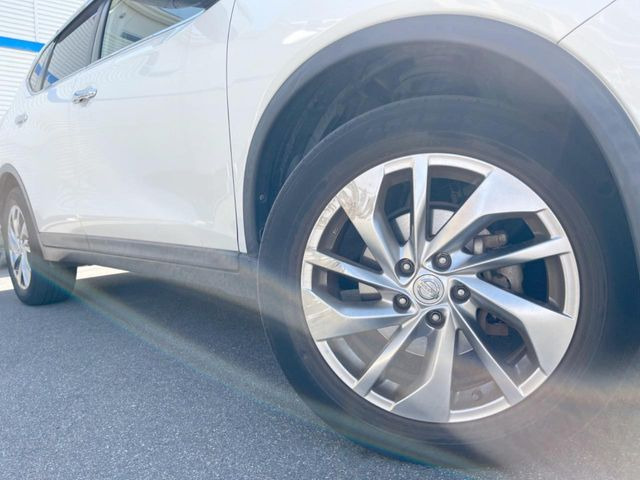 【純正18インチアルミホイール】外観にマッチした純正アルミホイールを装着しております。各種社外アルミホイールや、スタッドレスタイヤも取扱いしております。是非ご相談ください♪