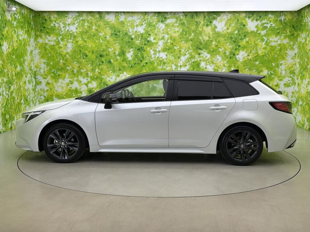 カローラツーリング1.8 ハイブリッド W×B E-Four 4WD