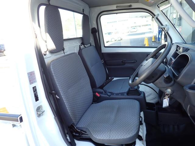 �^�]�ȁE����ȃV�[�g�A��ԗǍD�ň��S�ł��B�傫�ȉ�����Ȃ����S�ł�