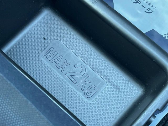 �y�V�[�g�A���_�[�{�b�N�X�z�V�[�g�̉��ɑ�e�ʂ̎��[�X�y�[�X��������Ă���A�C���ԃO�b�Y�ȂǁA�O���猩��ꂽ���Ȃ����̂�����������[�ł��ĕ֗�!