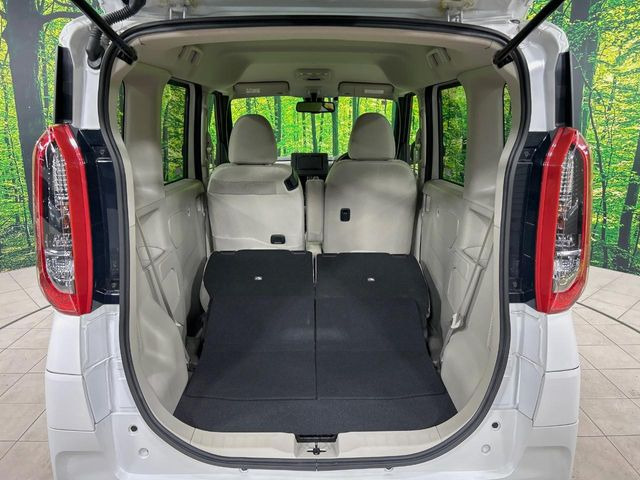 ���i�̂���������ʋ΁A���}���ɏ\���ȉ׎��X�y�[�X���m�ۂ��Ă���܂��B�Z�J���h�V�[�g��|���ƁA�傫�ȉו��̐ύڂ��\�ł���