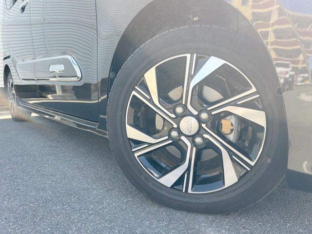 �y����14�C���`�A���~�z�C�[���z�O�ςɃ}�b�`���������A���~�z�C�[���𑕒����Ă���܂��B�e��ЊO�A���~�z�C�[����A�X�^�b�h���X�^�C�����戵�����Ă���܂��B���񂲑��k����������