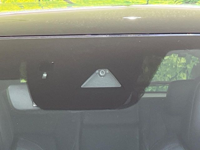 �y�X�}�[�g�u���[�L�T�|�[�g�z���s���ɑO���̎ԗ�����F�����A�Փ˂������Ȏ��͌x��ƃu���[�L�ŏՓˉ���Ɣ�Q�y�����A�V�X�g�B�����S�Ƀh���C�u�����y���݂��������܂��B