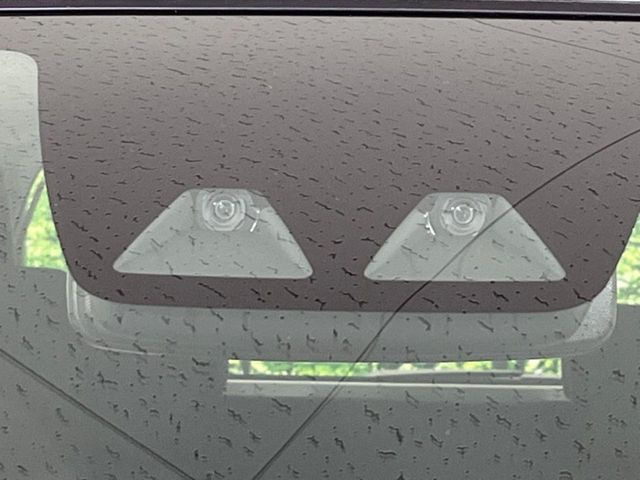 �y�X�}�[�g�A�V�X�g�z���s���ɑO���̎ԗ�����F�����A�Փ˂������Ȏ��͌x��ƃu���[�L�ŏՓˉ���Ɣ�Q�y�����A�V�X�g�B�����S�Ƀh���C�u�����y���݂��������܂��B