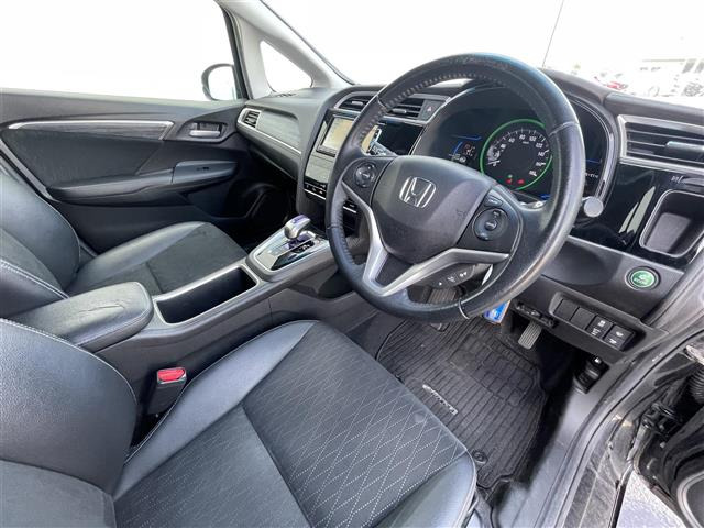 シャトル1.5 ハイブリッド Z