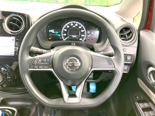 �y�X�e�A�����O�X�C�b�`�z�^�]���A�O������ڐ������炷���ƂȂ��A�I�[�f�B�I���̑��삪�\�ȕ֗��@�\!���S&���K�ȃh���C�u�����o���Ă���܂���