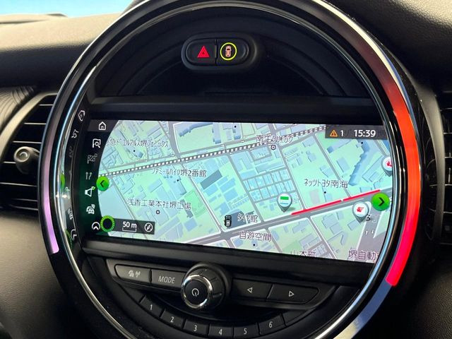 �������i�r:��̊��̂���i�r�́A����������ԓ������o���Ă���܂��B�I�[�f�B�I�@�\���[�����Ă���܂��̂ŁA�^�]�����y���߂܂���