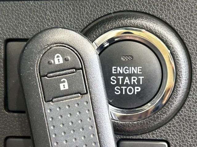 �y�L�[�t���[�V�X�e���z�J�o����|�P�b�g�ɓ��ꂽ�܂܂ł��h�A�̎{���E�������\�ȃX�}�[�g�L�[�𑕔��B�G���W���̃I���E�I�t�����J�M�����o���K�v����������Ƃ��Ă��֗��ł���