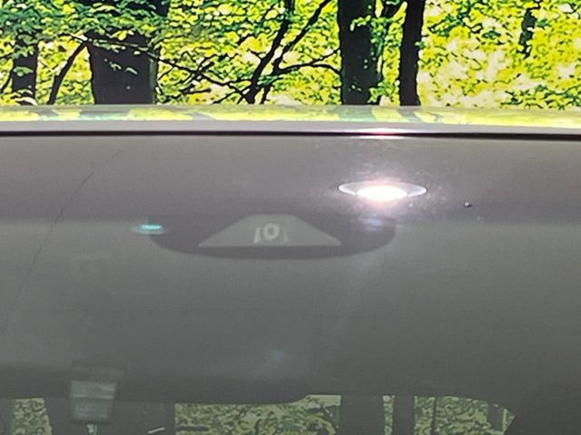 �y�z���_�Z���V���O�z���s���ɑO���̎ԗ�����F�����A�Փ˂������Ȏ��͌x��ƃu���[�L�ŏՓˉ���Ɣ�Q�y�����A�V�X�g�B�����S�Ƀh���C�u�����y���݂��������܂��B