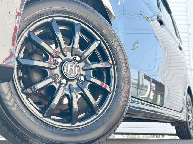 �y����14�C���`�A���~�z�C�[���z�O�ςɃ}�b�`���������A���~�z�C�[���𑕒����Ă���܂��B�e��ЊO�A���~�z�C�[����A�X�^�b�h���X�^�C�����戵�����Ă���܂��B���񂲑��k����������