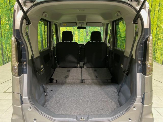 ���i�̂���������ʋ΁A���}���ɏ\���ȉ׎��X�y�[�X���m�ۂ��Ă���܂��B�Z�J���h�V�[�g��|���ƁA�傫�ȉו��̐ύڂ��\�ł���