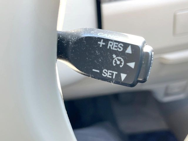 �y�N���[�Y�R���g���[���z�������H�����N���N���s�B�A�N�Z���𗣂��Ă���葬�x�ő��s���ł��A�������^�]���̕��S���y��!�����E�������ȒP�ȃX�C�b�`����Œ����ł��܂��B