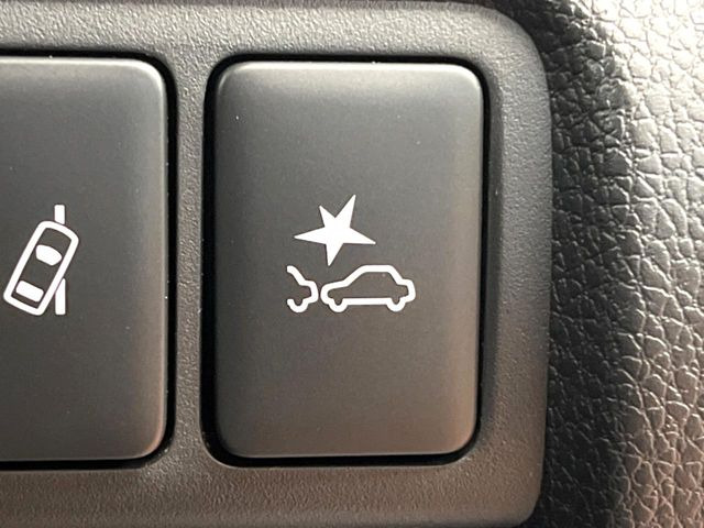 �y�O�He-Assist�z���s���ɑO���̎ԗ�����F�����A�Փ˂������Ȏ��͌x��ƃu���[�L�ŏՓˉ���Ɣ�Q�y�����A�V�X�g�B�����S�Ƀh���C�u�����y���݂��������܂��B