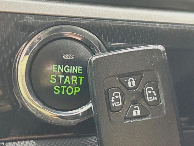 �y�X�}�[�g�L�[�z�J�o����|�P�b�g�ɓ��ꂽ�܂܂ł��h�A�̎{���E�������\�ȃX�}�[�g�L�[�𑕔��B�G���W���̃I���E�I�t�����J�M�����o���K�v����������Ƃ��Ă��֗��ł���