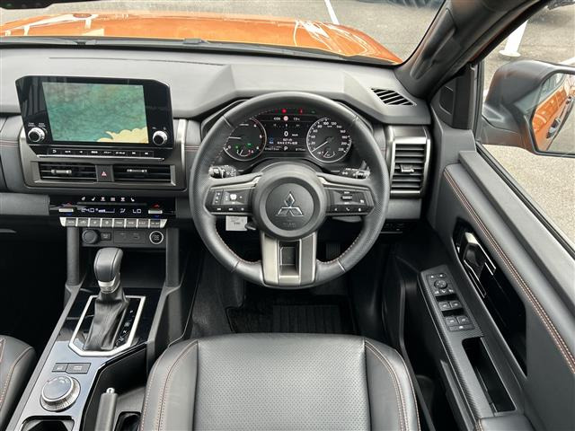 トライトン2.4 GSR ディーゼル 4WD