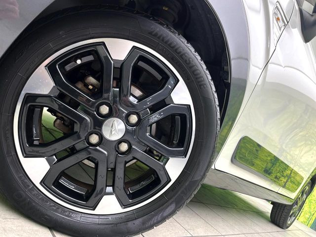 �y����15�C���`�A���~�z�C�[���z�O�ςɃ}�b�`���������A���~�z�C�[���𑕒����Ă���܂��B�e��ЊO�A���~�z�C�[����A�X�^�b�h���X�^�C�����戵�����Ă���܂��B���񂲑��k����������