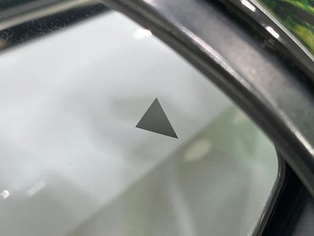 �y�u���C���h�X�|�b�g���[�j���O�z���s���A�h�A�~���[�̎��p�ɂȂ�₷���ӏ��Ɍ㑱�Ԃ��ڋ߂���ƃT�C�h�~���[�t�߂Ɍx����\���A�h���C�o�[�ɒ��ӊ��N�����Ă���܂��B