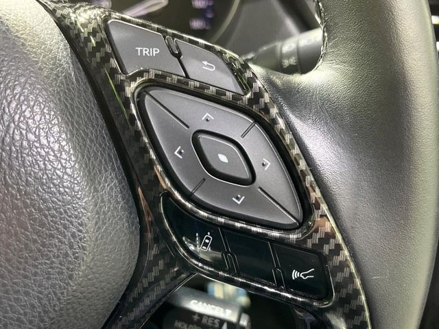 �y�g���^�Z�[�t�e�B�Z���X�z���s���ɑO���̎ԗ�����F�����A�Փ˂������Ȏ��͌x��ƃu���[�L�ŏՓˉ���Ɣ�Q�y�����A�V�X�g�B�����S�Ƀh���C�u�����y���݂��������܂��B