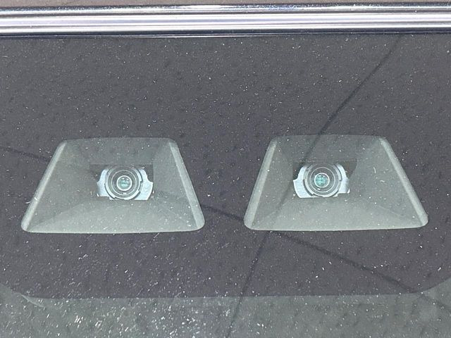 �y�X�}�[�g�A�V�X�g�z���s���ɑO���̎ԗ�����F�����A�Փ˂������Ȏ��͌x��ƃu���[�L�ŏՓˉ���Ɣ�Q�y�����A�V�X�g�B�����S�Ƀh���C�u�����y���݂��������܂��B