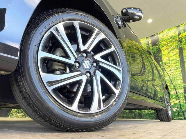 �y����16�C���`�A���~�z�C�[���z�O�ςɃ}�b�`���������A���~�z�C�[���𑕒����Ă���܂��B�e��ЊO�A���~�z�C�[����A�X�^�b�h���X�^�C�����戵�����Ă���܂��B���񂲑��k����������