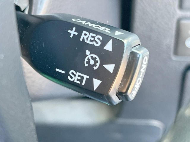 �y�N���[�Y�R���g���[���z�������H�����N���N���s�B�A�N�Z���𗣂��Ă���葬�x�ő��s���ł��A�������^�]���̕��S���y��!�����E�������ȒP�ȃX�C�b�`����Œ����ł��܂��B