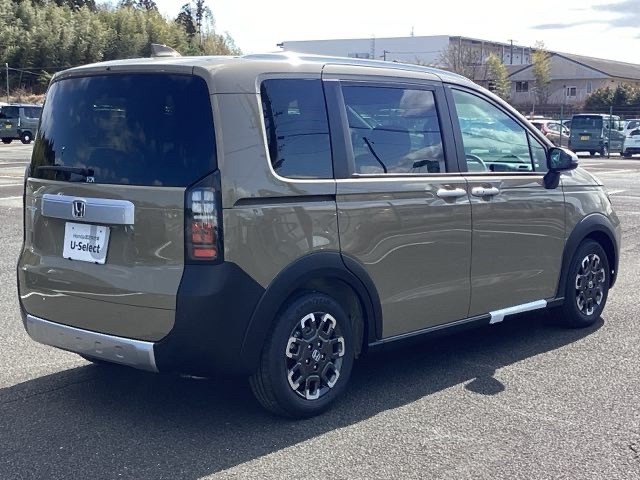 フリード1.5 クロスター