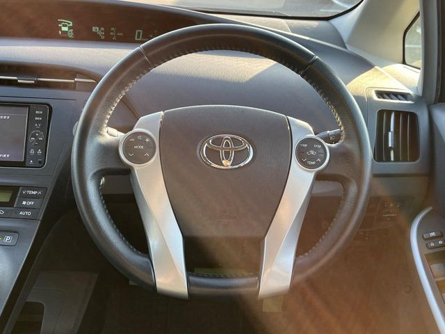 �y�����v�����X�e�A�����O�z�㎿�Ȋv���g�p���邱�ƂŁA��ɂ����������݂ƂĂ��^�]���₷���n���h���ł���