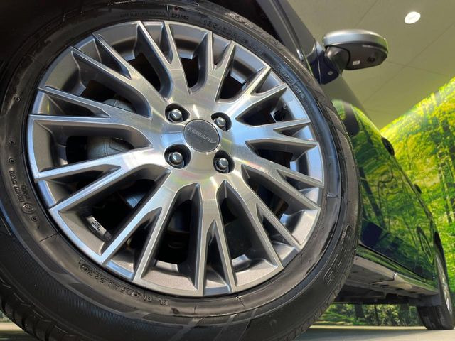 �y16�C���`�A���~�z�C�[���z�O�ςɃ}�b�`�����A���~�z�C�[���𑕒����Ă���܂��B�e��A���~�z�C�[����A�X�^�b�h���X�^�C�����戵�����Ă���܂��B���񂲑��k����������