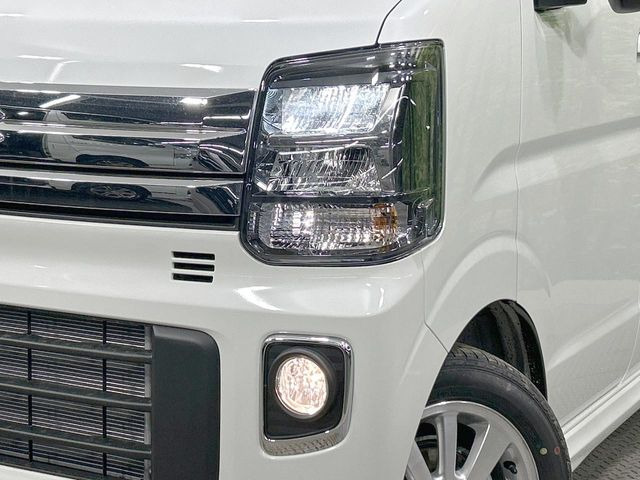 �yLED�w�b�h���C�g�z���V����ԑ��s�����ǍD�Ȏ��E���m�ۂ����S���ĉ^�]�ł��鍂�P�xLED�w�b�h���C�g�𑕔�!�_�����x�������A����d�͂��}�����Ă��܂��B