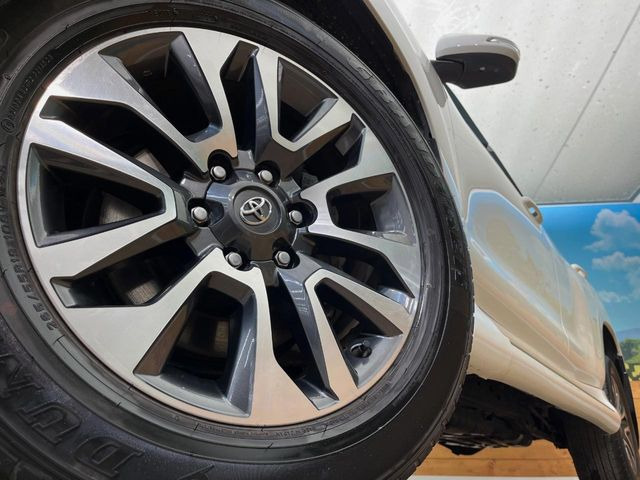 �y�����I�v�V����19�C���`�A���~�z�C�[���z�����I�v�V�����z�C�[���𑕒��B���s���\�̌���ɉ����A�O�ς����X�^�C���b�V���ɂȂ��Ă��܂��B