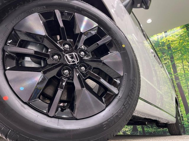 �y����16�C���`�A���~�z�C�[���z�O�ςɃ}�b�`���������A���~�z�C�[���𑕒����Ă���܂��B�e��ЊO�A���~�z�C�[����A�X�^�b�h���X�^�C�����戵�����Ă���܂��B���񂲑��k����������