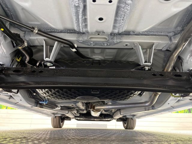 ��D�]�𒸂��Ă���܂��{�f�B�̒e�X�v���b�V���R�[�g���D�]��t���B�ʏ�̃K���X�R�[�g�ƈقȂ�A�ϋv�N��6�N�̖��@���K���X�R�[�e�B���O���A�{�f�B���L���C�ȏ�Ԃɕۂ��Ă���܂��B